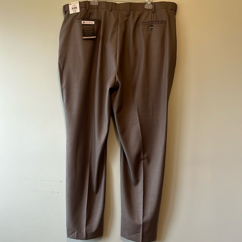 Men’s croft & barrow performance wool khaki dress pants. NWT size 44x32